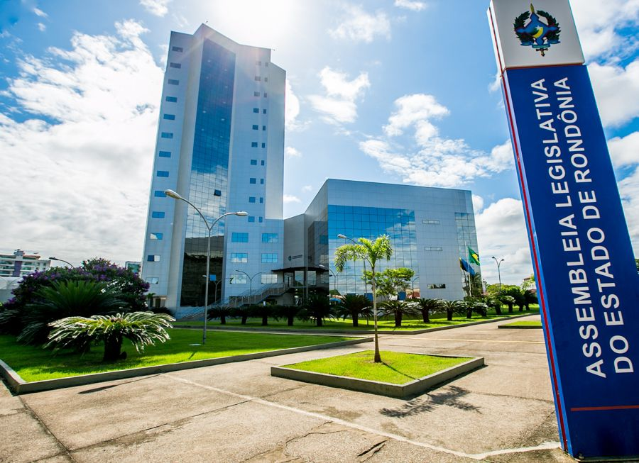 SUA CHANCE DE EMPREGO PÚBLICO - ALE de Rondônia oficializa comissão para novo concurso com previsão de 300 vagas
